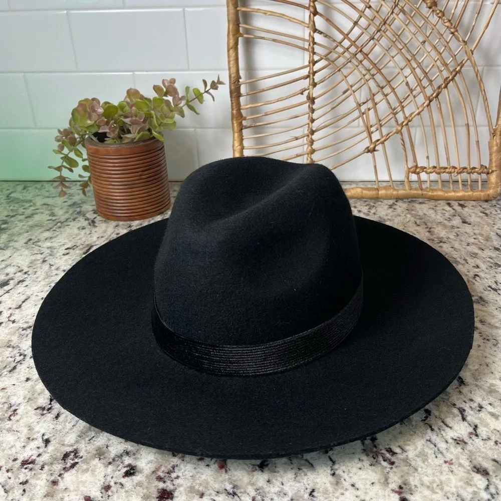 NWT Wide-Brim Fedora Hat